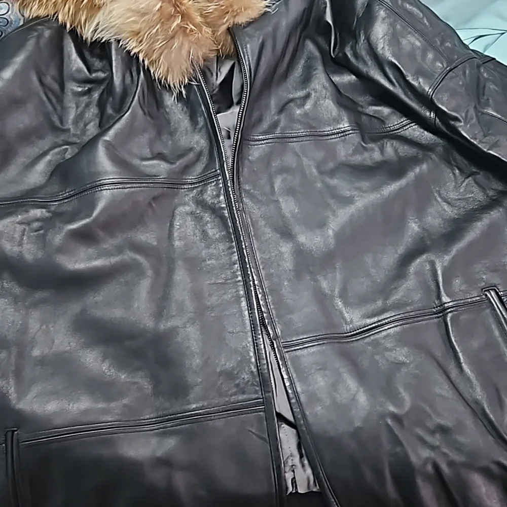 Leather jacket - Picture 4 of 4
